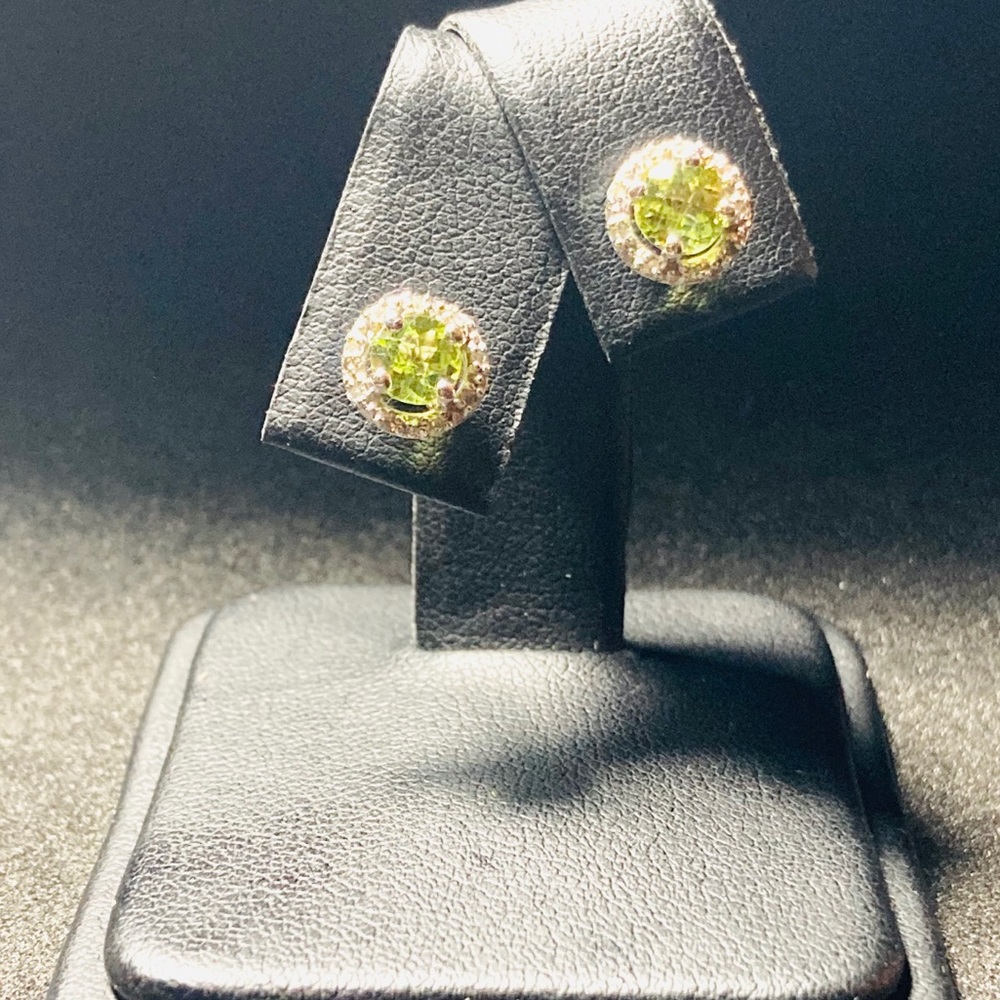 14k white gold diamond and peridot earrings